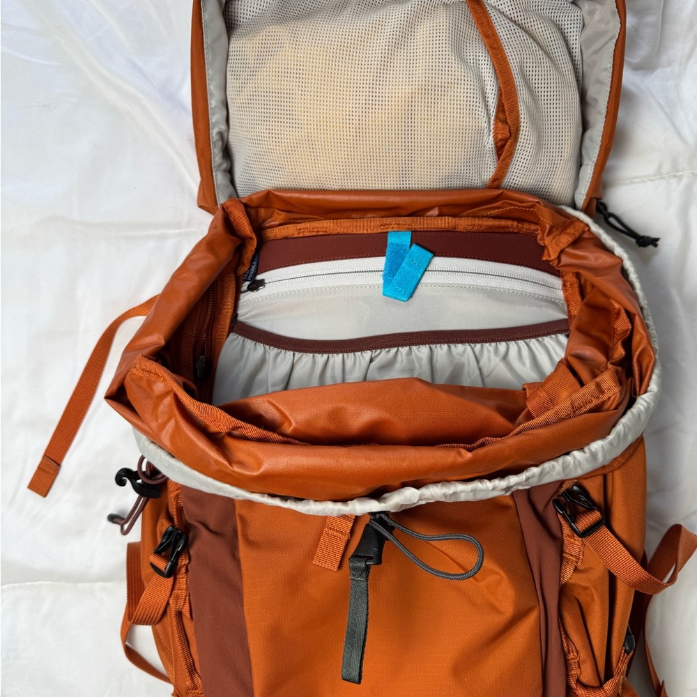 Flash 32L Orange/Brown Hiking Backpack - Picture 5 of 8